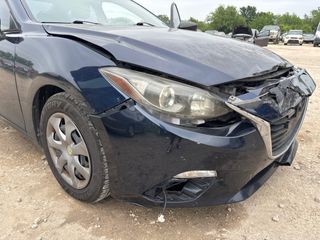 2014 Mazda Mazda3 i Sport - Primary Damage Right Image